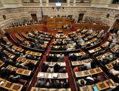 Με καθυστέρηση έξι μηνών συζητήθηκε σήμερα επερώτηση στην Βουλή